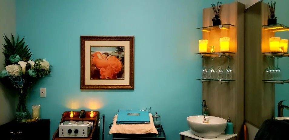Lashmajick Studio Interior with candles